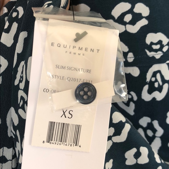 Equipment Femme Slim Signature Silk Shirt - Picture 5 of 5